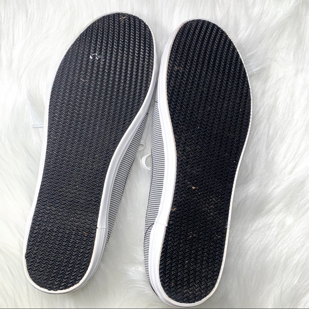 SOLD-Lacoste Pinstripe Canvas Lace Up Sneakers - Picture 6 of 8
